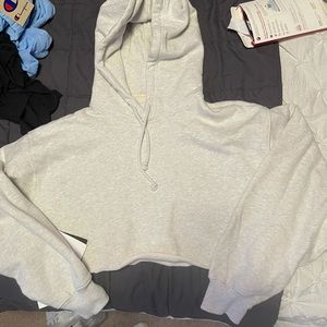 brand new aritzia sweater